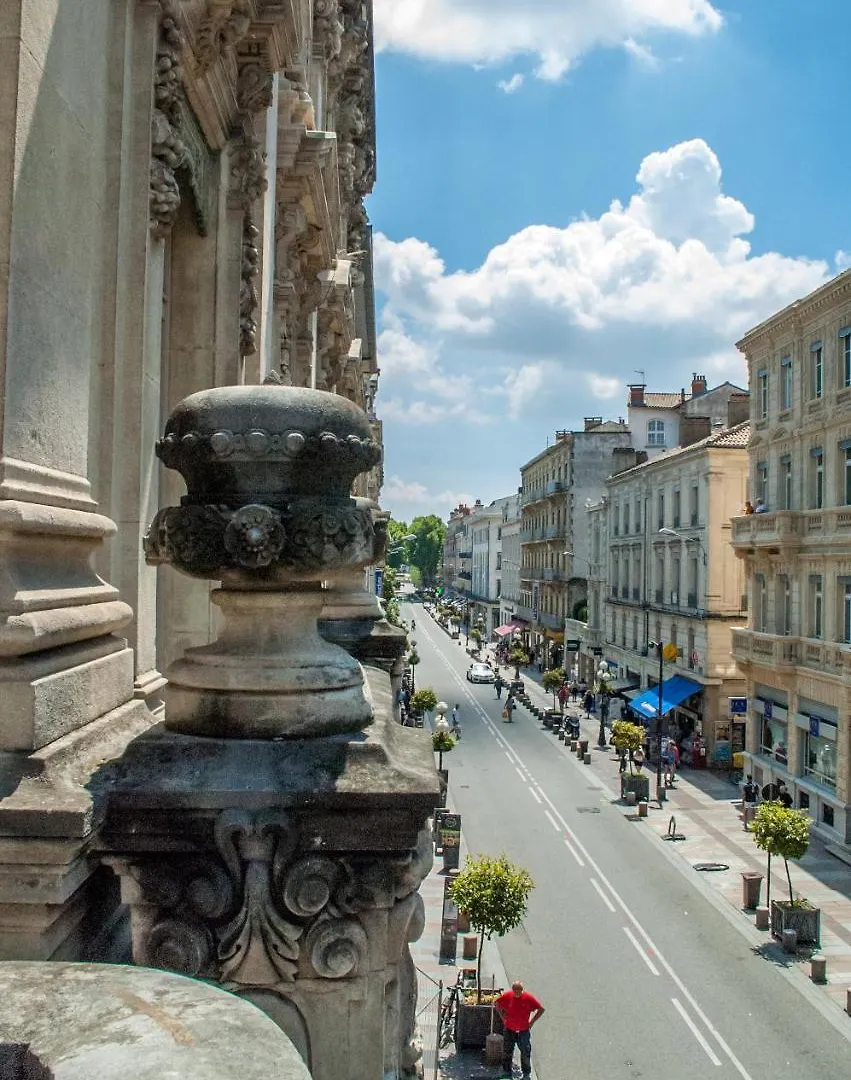**  Ho36 Avignon Hotel France