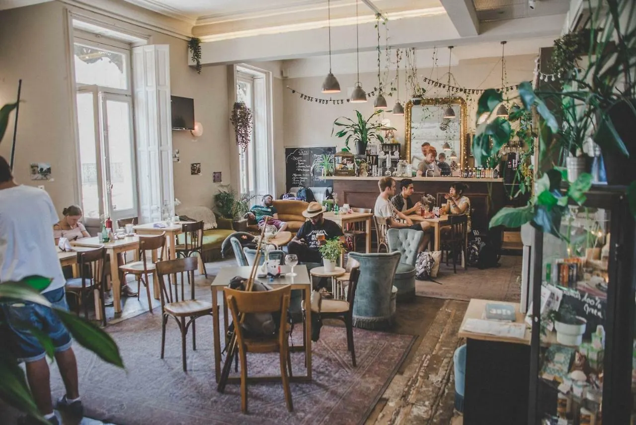 **  Ho36 Avignon Hotel France